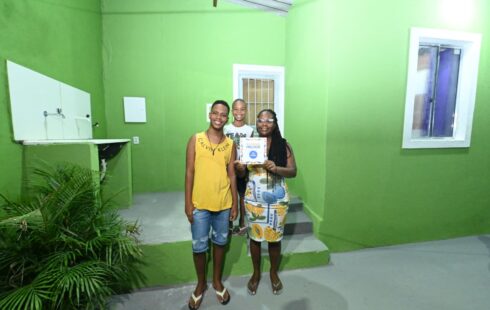 Prefeitura entrega 200 casas reformadas e Morar Melhor alcança mais de mil imóveis em Tancredo Neves
