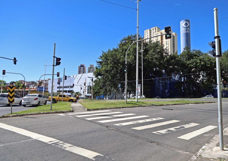 Salvador chega a mil semáforos inteligentes implantados